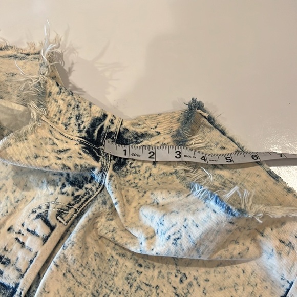 Levi’s 501 Acid Wash Mid Rise Shorts Size 25 - Picture 8 of 16